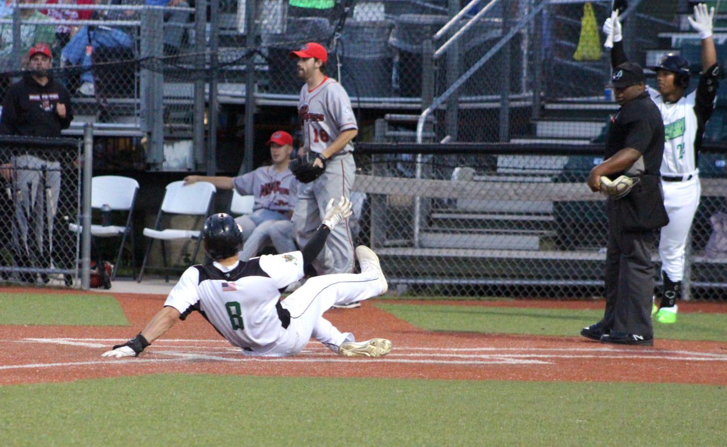 Darrian Escobar-Winter scores the go-ahead run